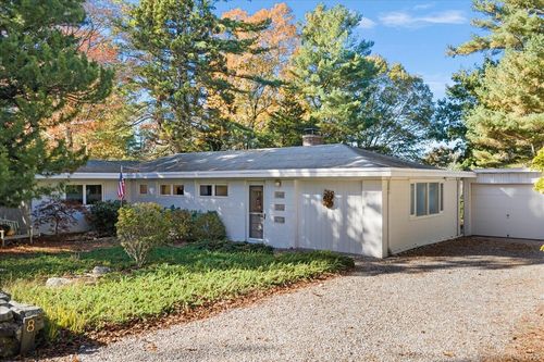 8 Joyce St, Mystic, CT, 06355-2946 | Card Image