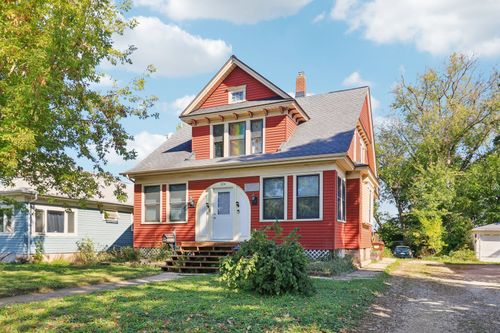 324 N Madison St, Woodstock, IL, 60098-3329 | Card Image