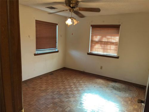 8204 Nw 38th St, Bethany, OK, 73008-3017 | Card Image