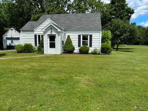 10889 Maple Ridge Rd, Medina, NY, 14103-9572 | Card Image