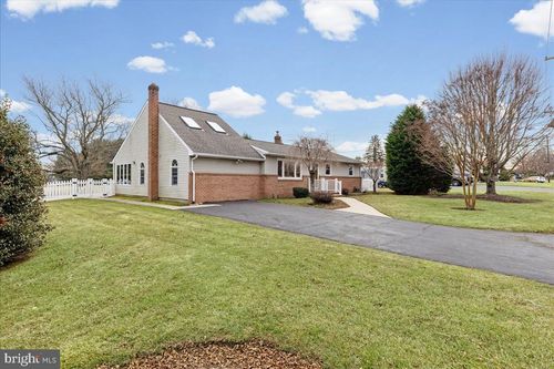 65 Fenton Ln, CHESTERFIELD, NJ, 08515-2901 | Card Image