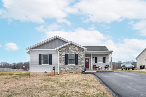 208 Stratford Pl, Madison Heights, VA, 24572-6250 | Card Image