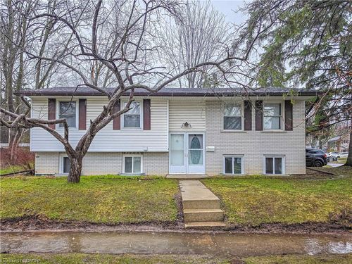 60 Austin Dr, Waterloo, ON, N2L3Y4 | Card Image