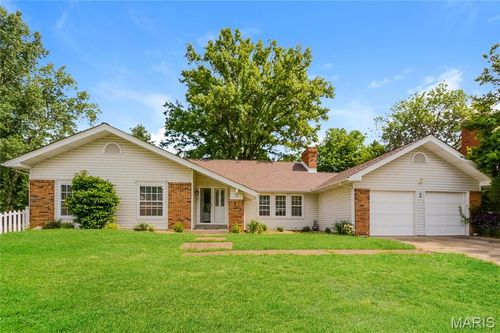 2 Saw Mill Way, Saint Charles, MO, 63303-6135 | Card Image