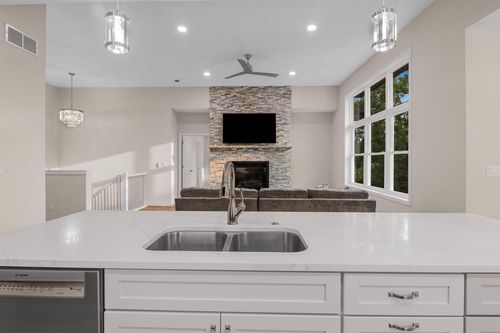 5611 N Vista, Janesville, WI, 53548 | Card Image