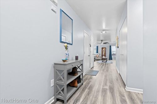 8564 Fox River Dr, Fowlerville, MI, 48836-8306 | Card Image