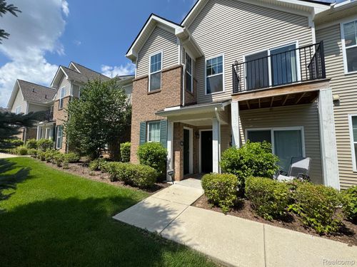 9960 Ridge Run St, Howell, MI, 48855-6319 | Card Image