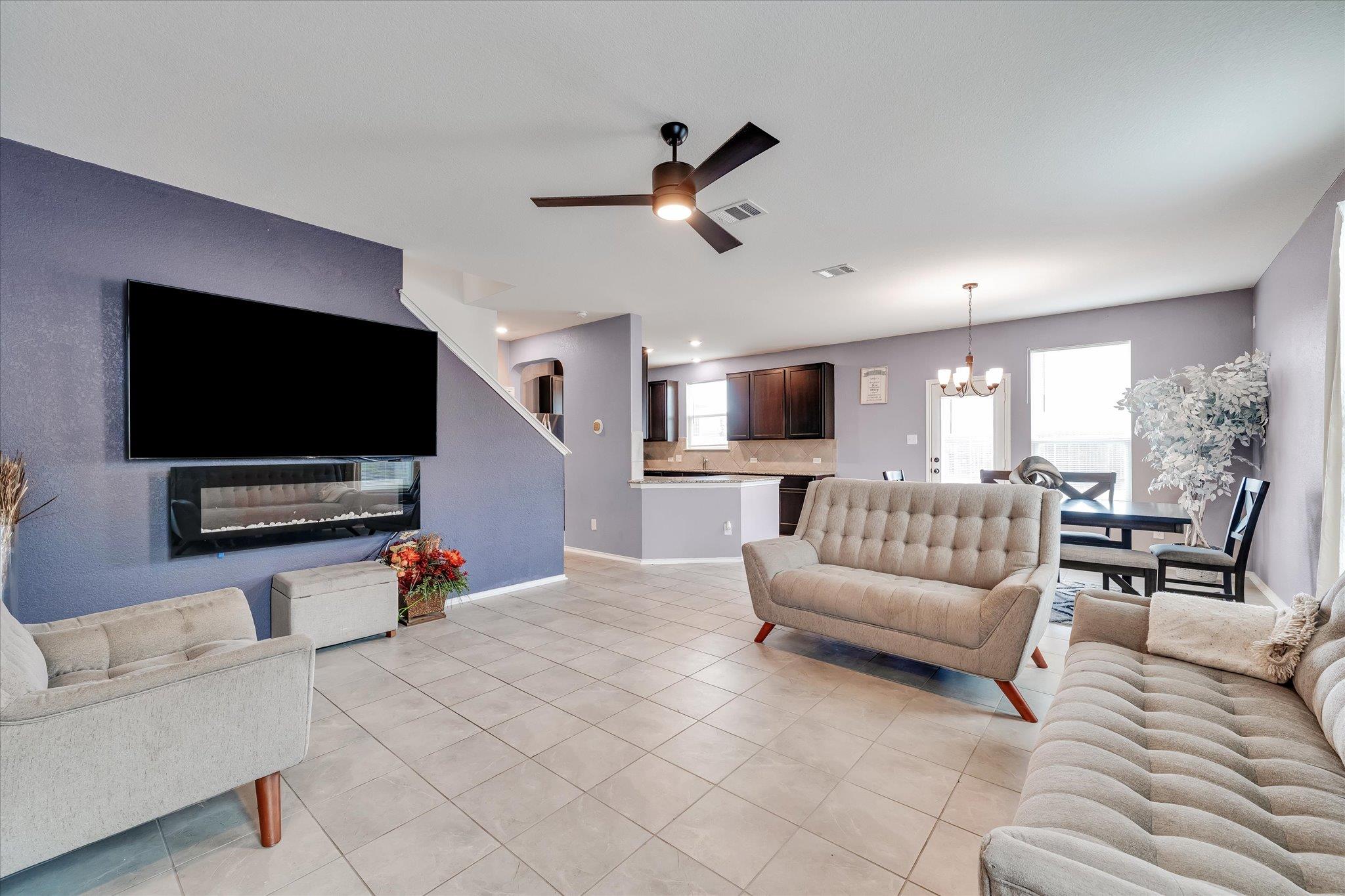 Residential Lease in Manor 4