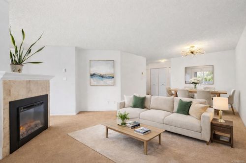 207-7865 Patterson Rd, Saanichton, BC, V8M2C7 | Card Image