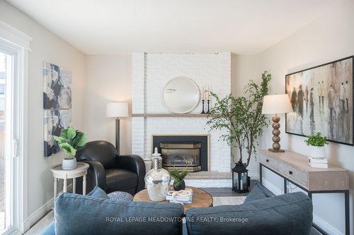 lower-611 Beaver Crt, Milton, ON, L9T4A8 | Card Image