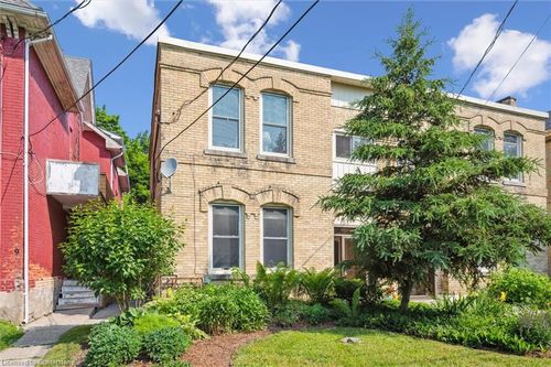 7 Cambridge St, Guelph, ON, N1H2T8 | Card Image