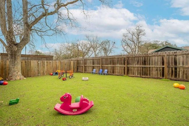 402 W Converse St, House other with 5 bedrooms, 1 bathrooms and null parking in Weimar TX | Image 9