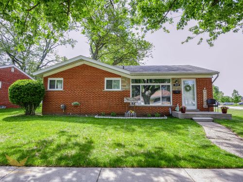 21114 Danbury St, Clinton Twp, MI, 48035-2711 | Card Image