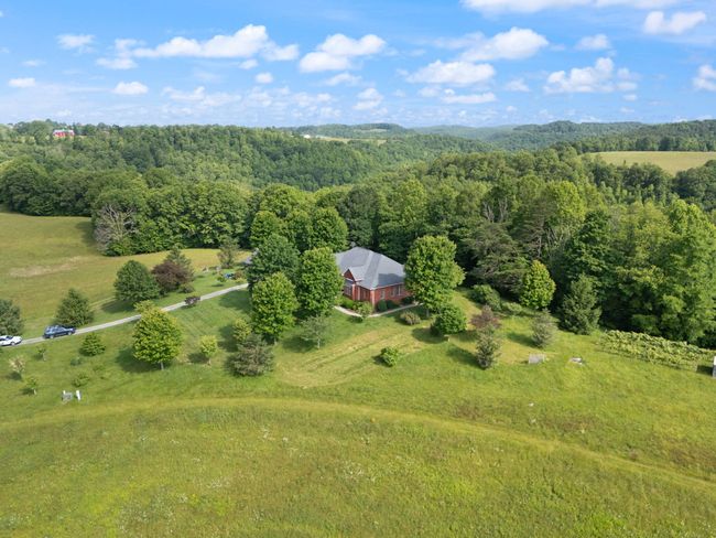 225 Hilltop Rd, Home with 3 bedrooms, 3 bathrooms and null parking in East Bernstadt KY | Image 71
