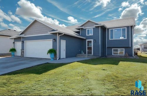 109 Patricia St, Harrisburg, SD, 57032-8189 | Card Image