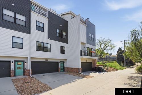 3117 Mayberry Plz, Omaha, NE, 68105-2073 | Card Image