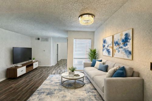 302-9813 Walnut St, Dallas, TX, 75243-8858 | Card Image