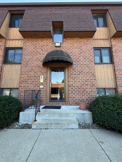 7-1010 Arlene Ct, Bloomington, IL, 61701-7166 | Card Image