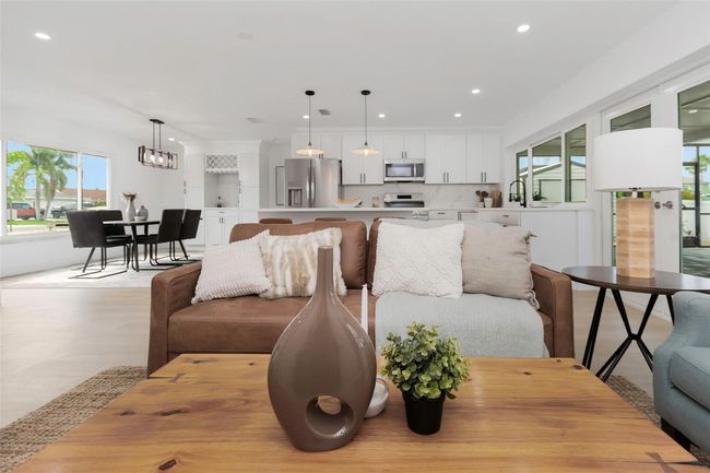6508 Senegal Palm Way, House other with 3 bedrooms, 2 bathrooms and null parking in APOLLO BEACH FL | Image 23