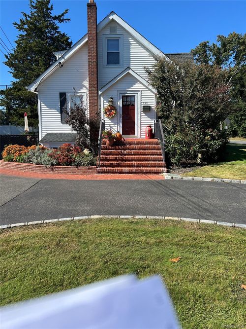 494 Old Country Rd, Deer Park, NY, 11729-1503 | Card Image