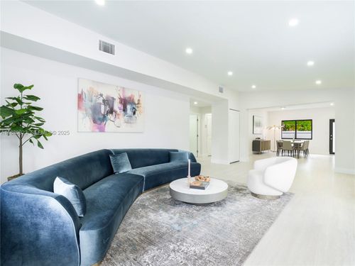 550 Nw 143rd St, North Miami, FL, 33168-4114 | Card Image