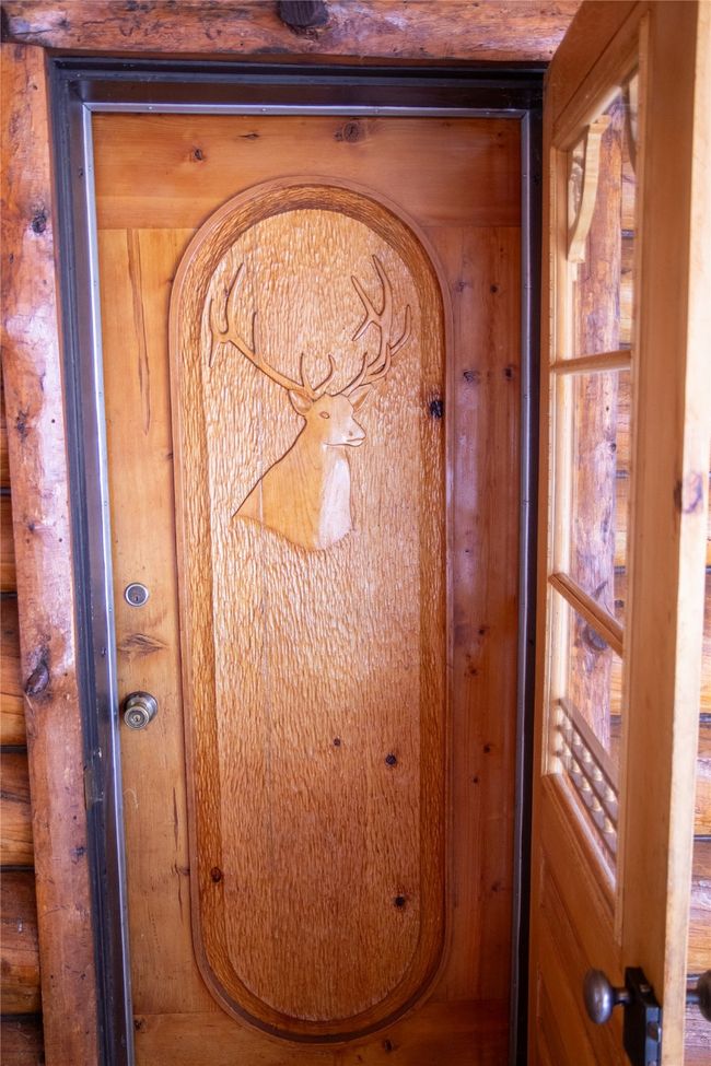 Details with rustic walls | Image 15