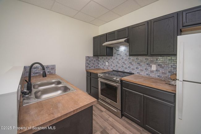 Kitchen | Image 7