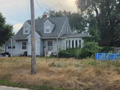 41 James Ave, Swansea, MA, 02777-2402 | Card Image