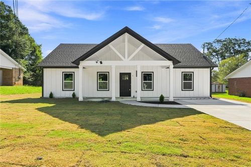 4 N Annie St, Newnan, GA, 30263-2131 | Card Image