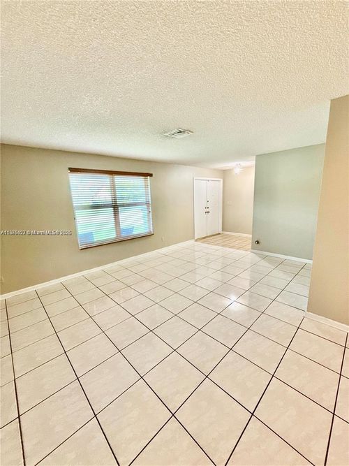 7150-7150 Nw 46th St, Lauderhill, FL, 33319-4017 | Card Image