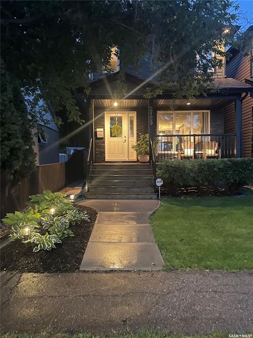 2129 Coy Ave, Saskatoon, SK, S7M0J3 | Card Image