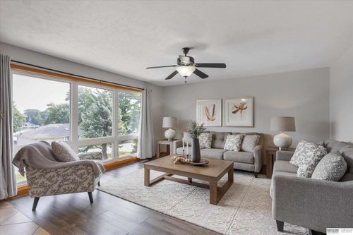 923 Beaver Lake Blvd, Plattsmouth, NE, 68048-4708 | Card Image