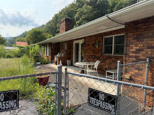 1287 Turnbull Rd, Grundy, VA, 24614-6450 | Card Image