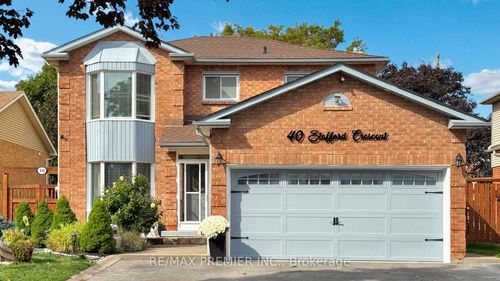 40 Stafford Cres, Whitby, ON, L1N8T6 | Card Image