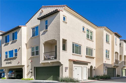 322 Ford, Costa Mesa, CA, 92627 | Card Image