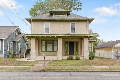 906 S Highland Park Avenue, House other with 3 bedrooms, 2 bathrooms and null parking in Chattanooga TN | Image 1