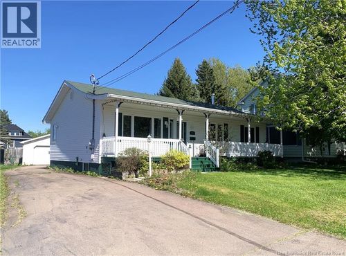 10 King St, Shediac, NB, E4P1X9 | Card Image