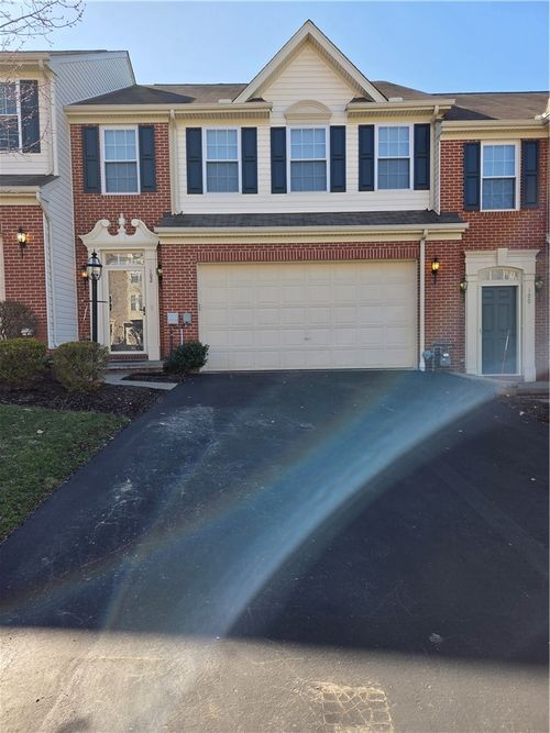 102 Bellefield Ct, Gibsonia, PA, 15044-9176 | Card Image