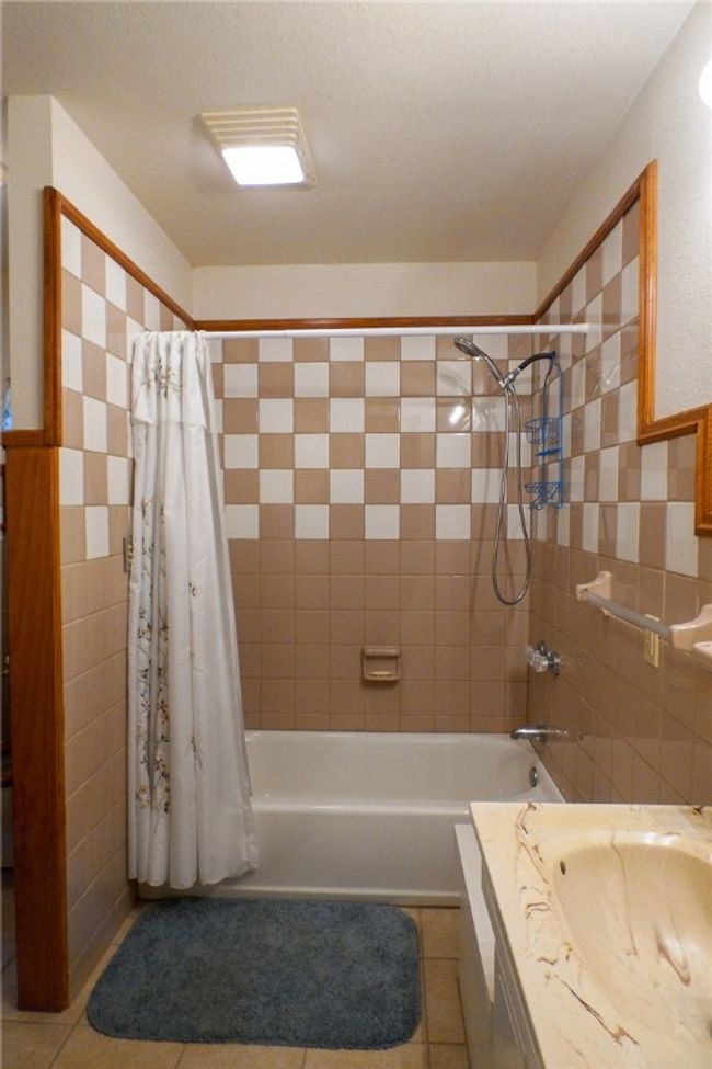 156 Naylor Rd, House attached with 4 bedrooms, 3 bathrooms and null parking in Calliham TX | Image 18