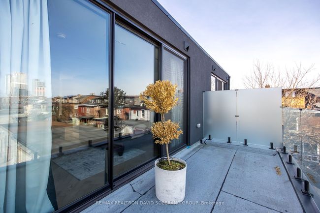 102 Ulster St, House attached with 4 bedrooms, 5 bathrooms and 1 parking in Toronto ON | Image 33
