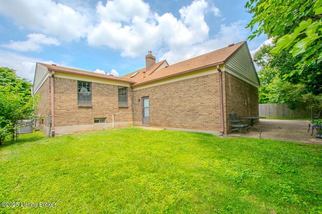 9010 Green Garden Ct, House other with 3 bedrooms, 2 bathrooms and null parking in Louisville KY | Image 42