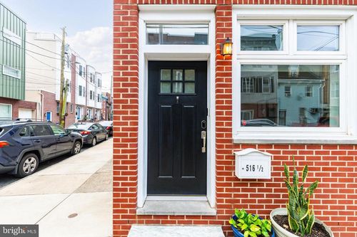 516 Carpenter St, PHILADELPHIA, PA, 19147-4031 | Card Image