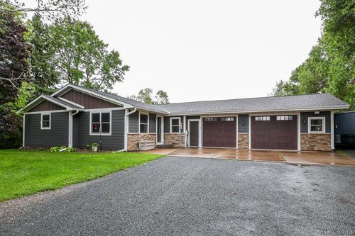 2377 Us Highway 12, Baldwin, WI, 54002-7001 | Card Image