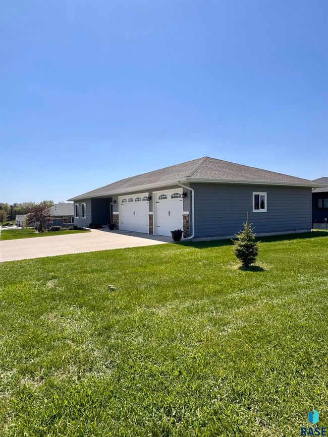 1403 Bitterroot Rd, House other with 5 bedrooms, 4 bathrooms and null parking in Dell Rapids SD | Image 9