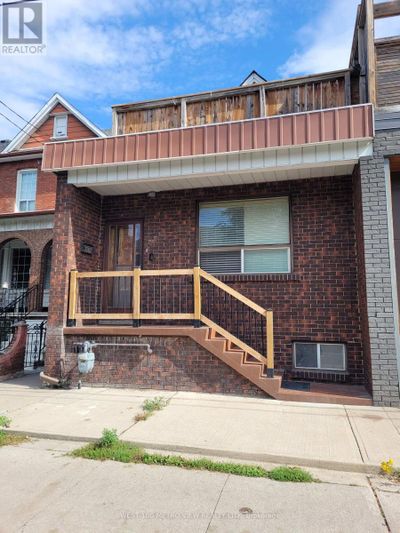 859 Lansdowne Ave, House other with 6 bedrooms, 3 bathrooms and 2 parking in Toronto ON | Image 1