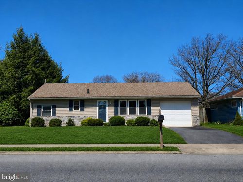 739 Stouffer Ave, CHAMBERSBURG, PA, 17201-2859 | Card Image
