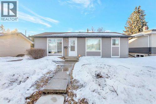 4717 38 St, Lloydminster, SK, S9V0A9 | Card Image