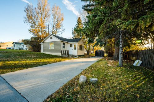 847 N Desmet Ave, Buffalo, WY, 82834-1519 | Card Image