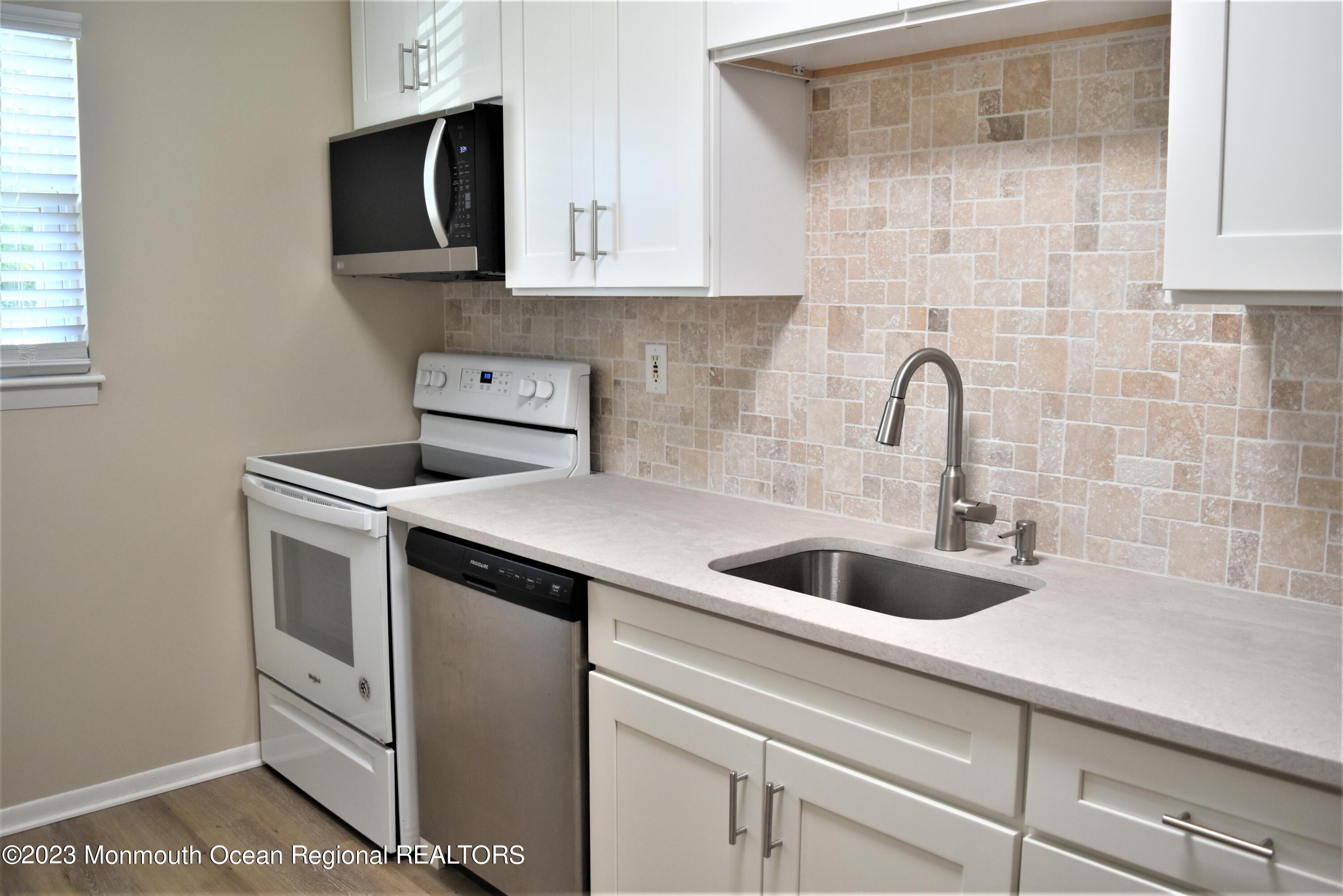 Residential Lease in Eatontown 5
