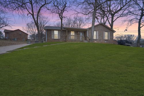 408 Warren Cir, Clarksville, TN, 37040-6754 | Card Image